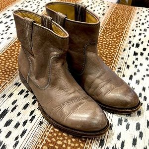 Frye leather stitch pull on bootie
